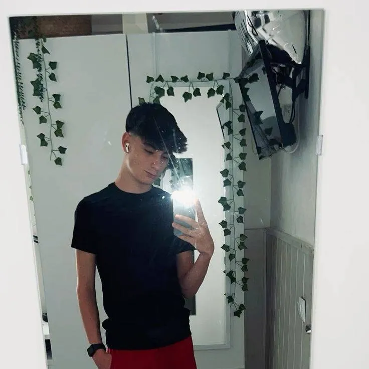 chat with ai character: Flavio 