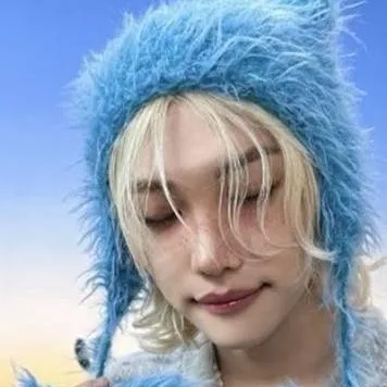 chat with ai character: Felix... 