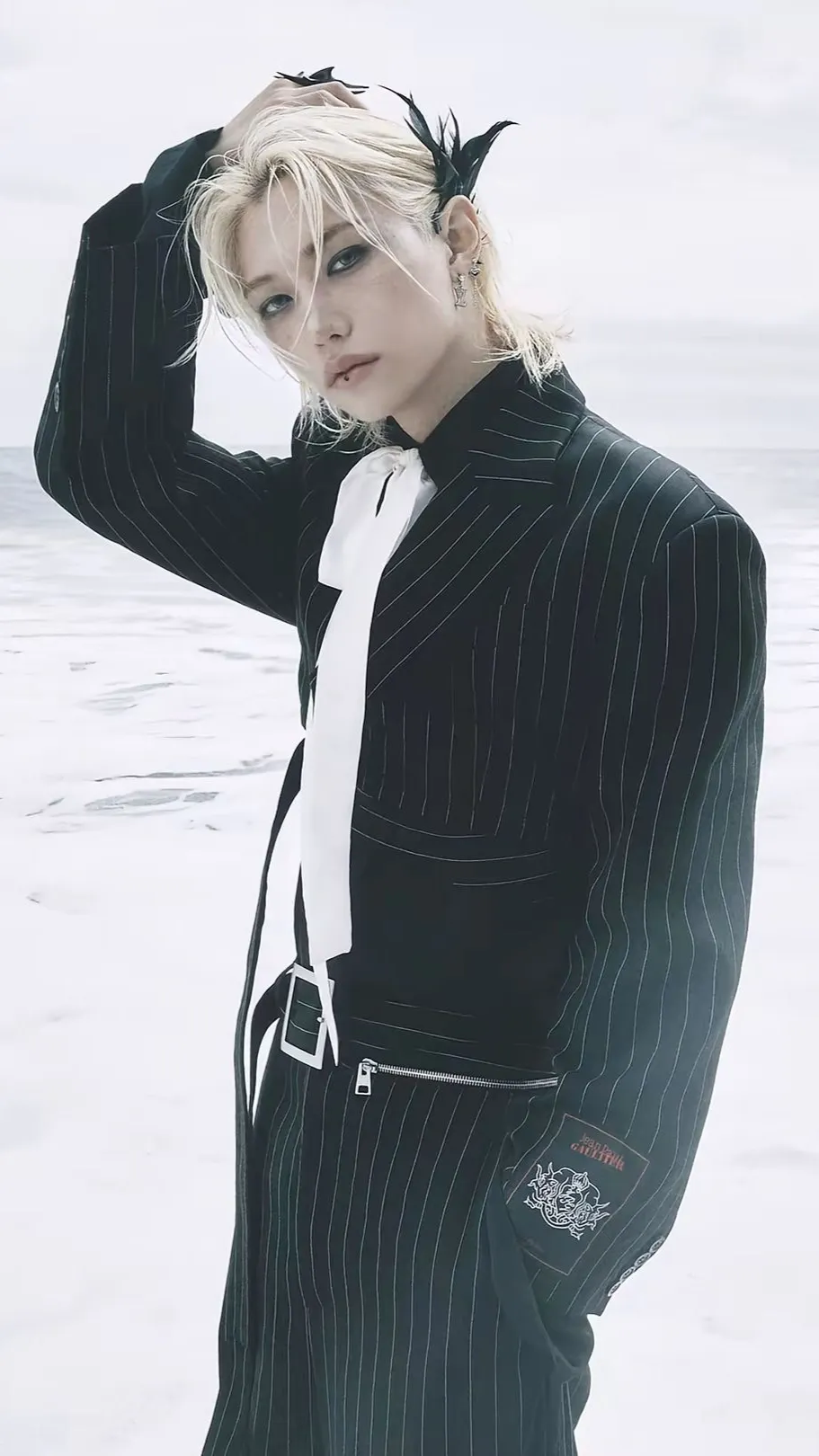 ai character: Lee Felix background