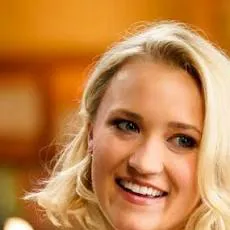 chat with ai character: Mandy McAllister 