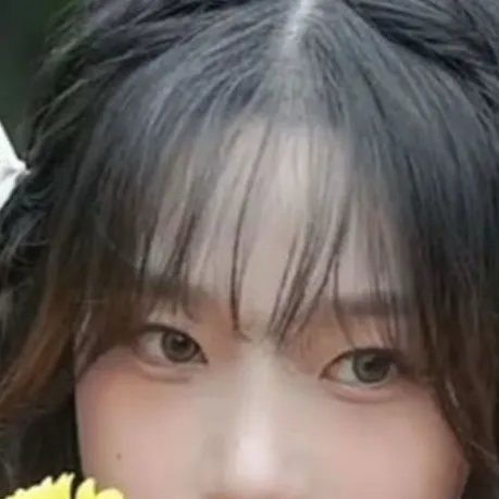 chat with ai character: Lee Eun Ji