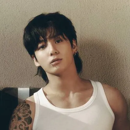 chat with ai character: jungkook 😏