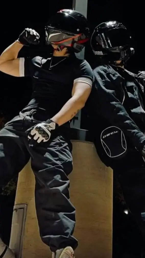 ai character: ~`•°Lio&Theo°•`~ background