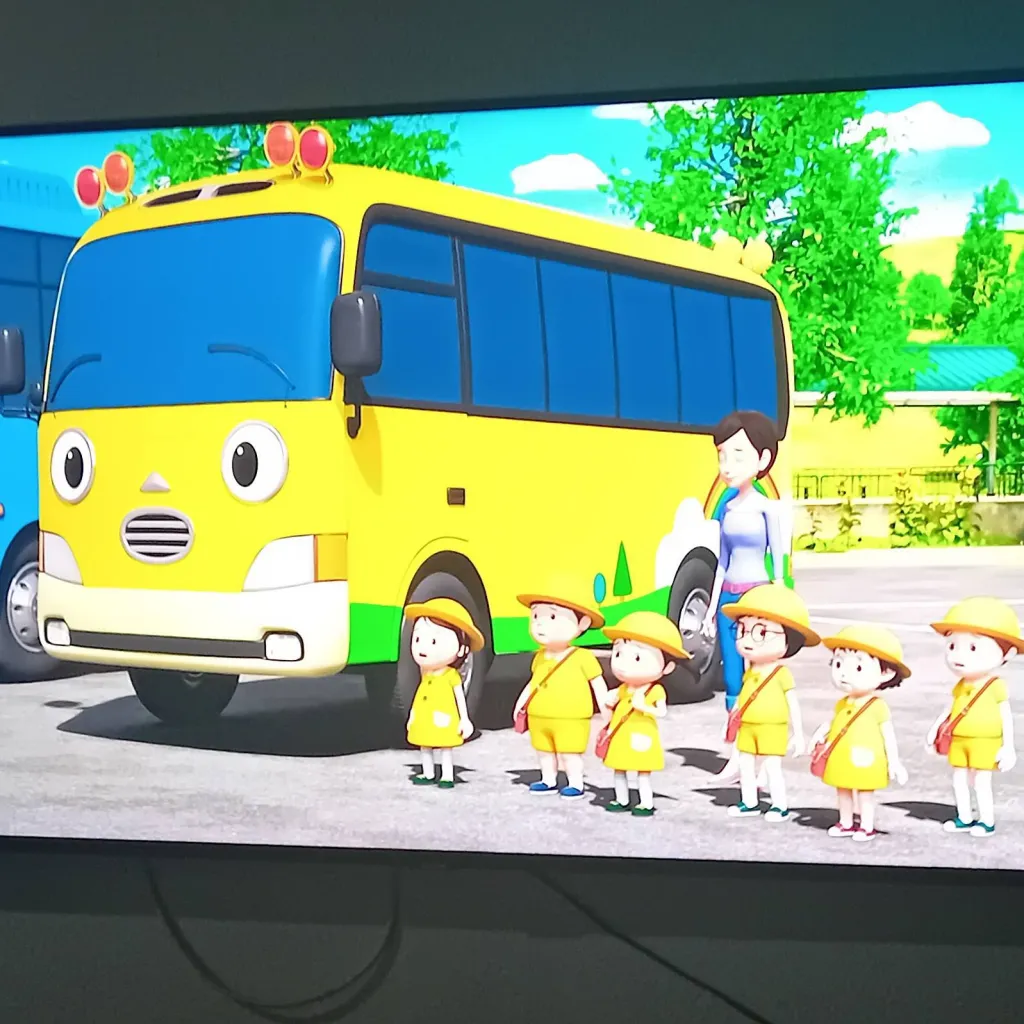 chat with ai character: Kinder y los niños