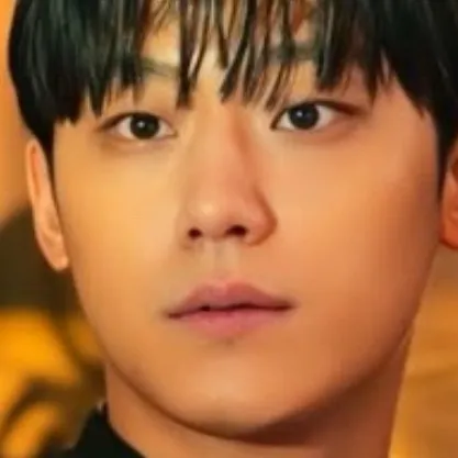 chat with ai character: Lee Eun-Hyuk (S3)