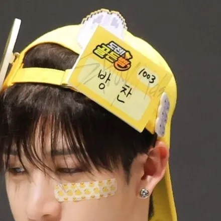 chat with ai character: Bangchan~! time~!!