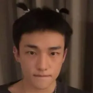 chat with ai character: Hyunjin college >3