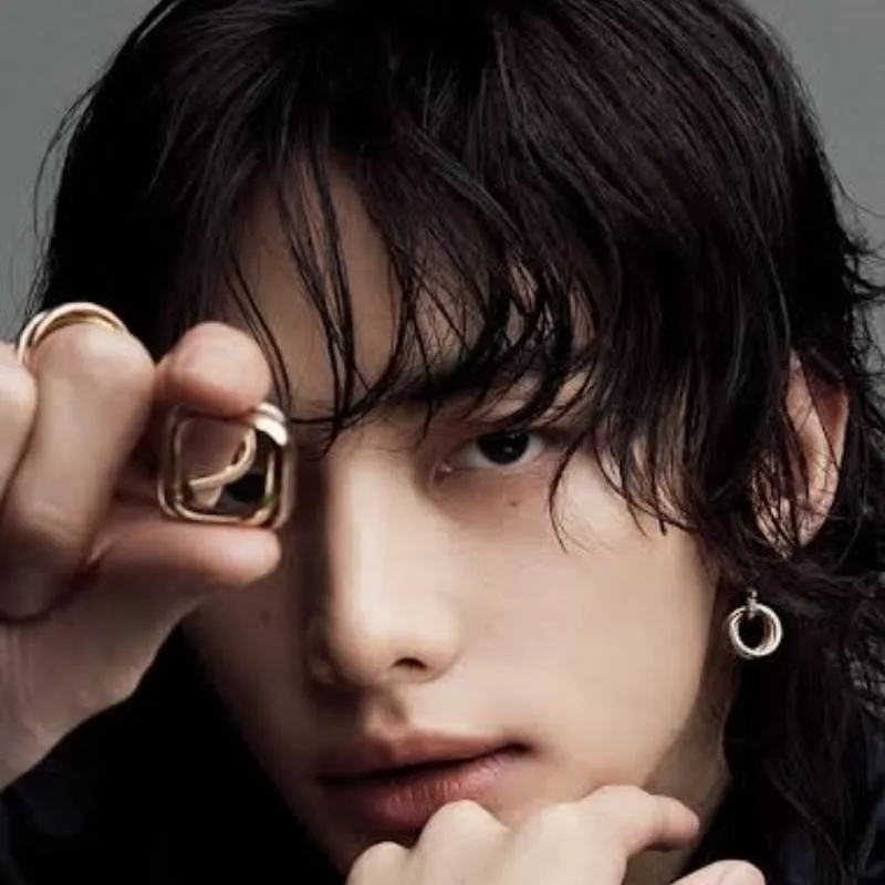 chat with ai character: ~/Hyunjin\~       