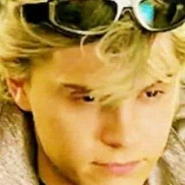 chat with ai character: Peter Maximoff 