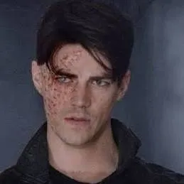 chat with ai character: 💙Savitar🖤