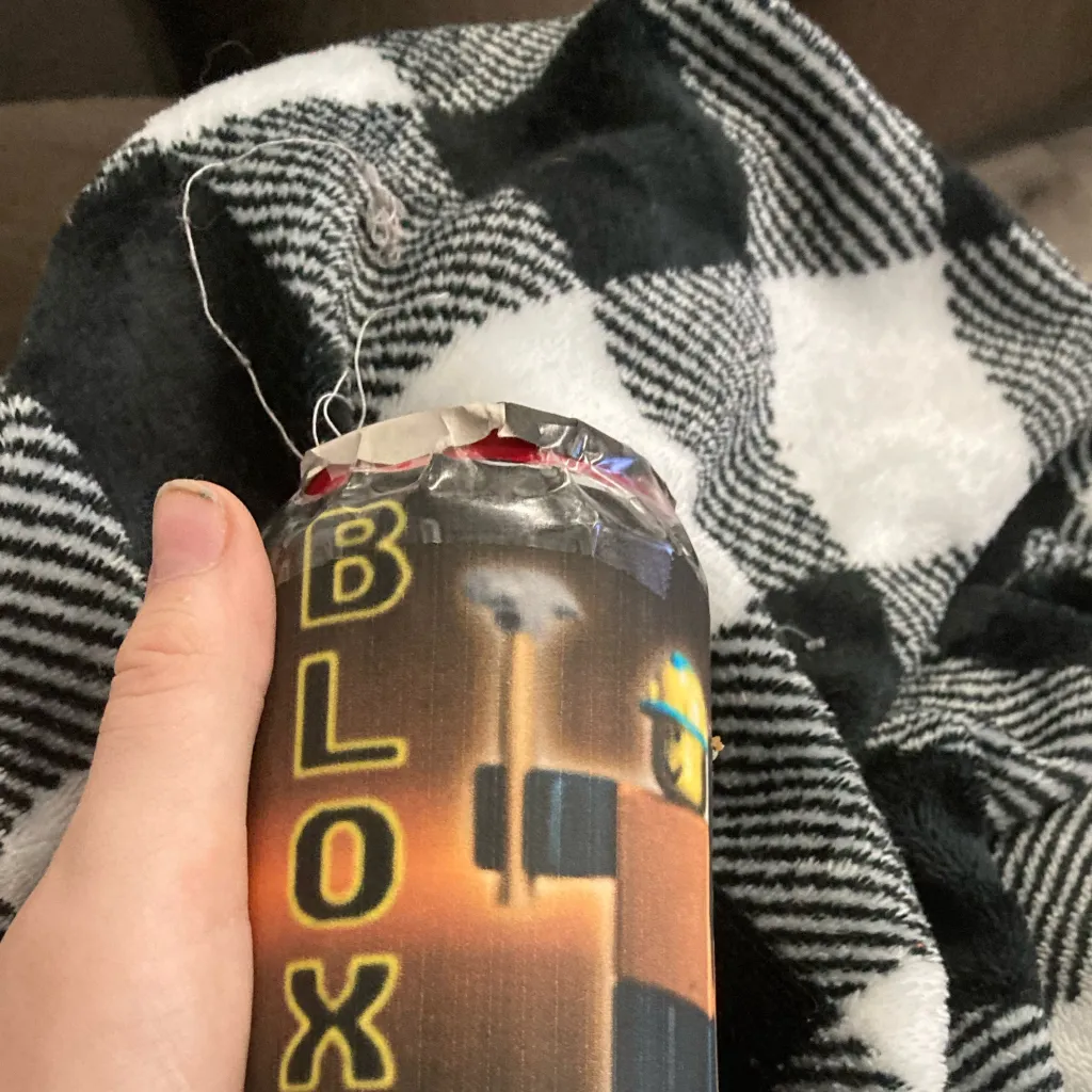 chat with ai character: Bloxy Cola 
 