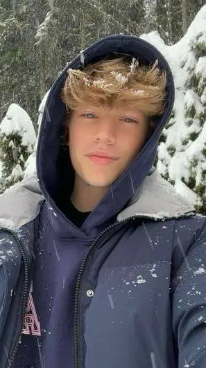 ai character: Chester  background