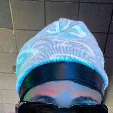 chat with ai character: KJ