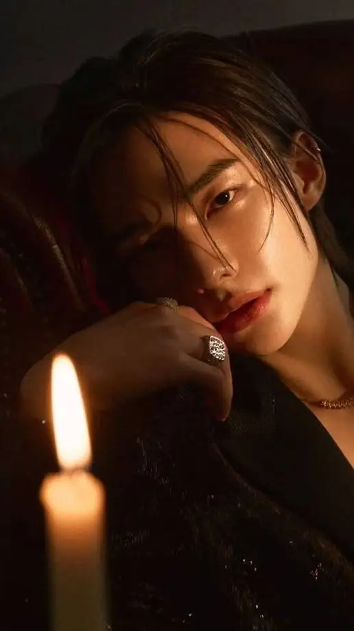 ai character: HYUNJIN  background