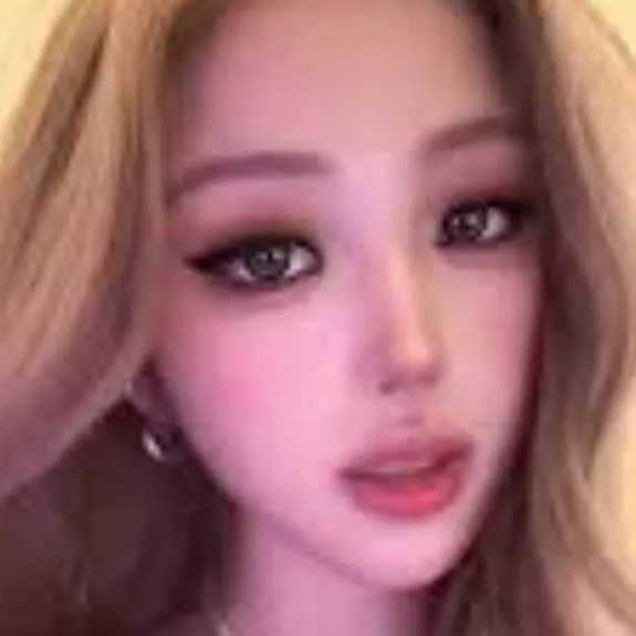 chat with ai character: Emily