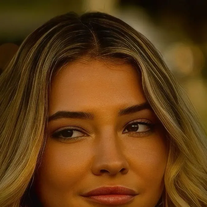 chat with ai character: Sarah cameron 