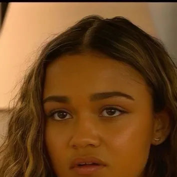 chat with ai character: Kiara 