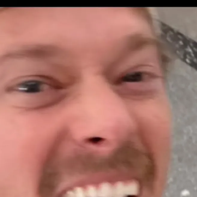 chat with ai character: Jefe burns 