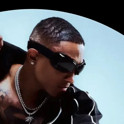 chat with ai character: Shade Jenifer 