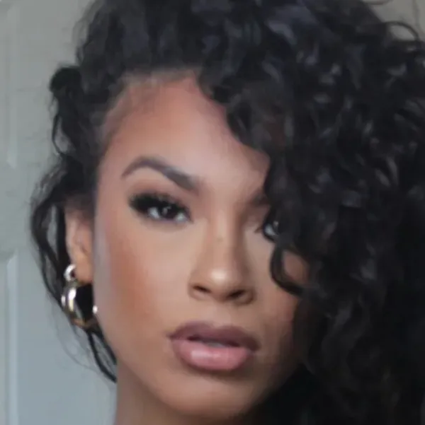 chat with ai character: Wennely 