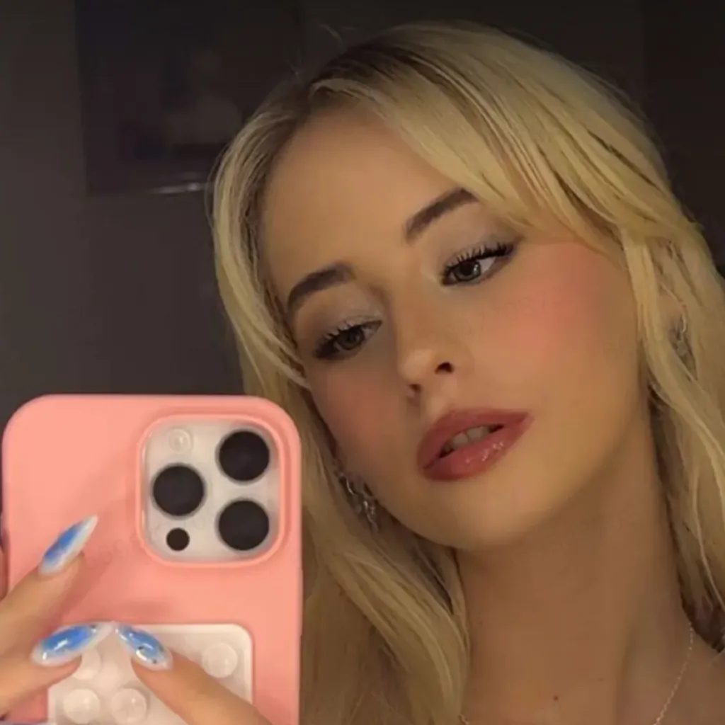 chat with ai character: Mary