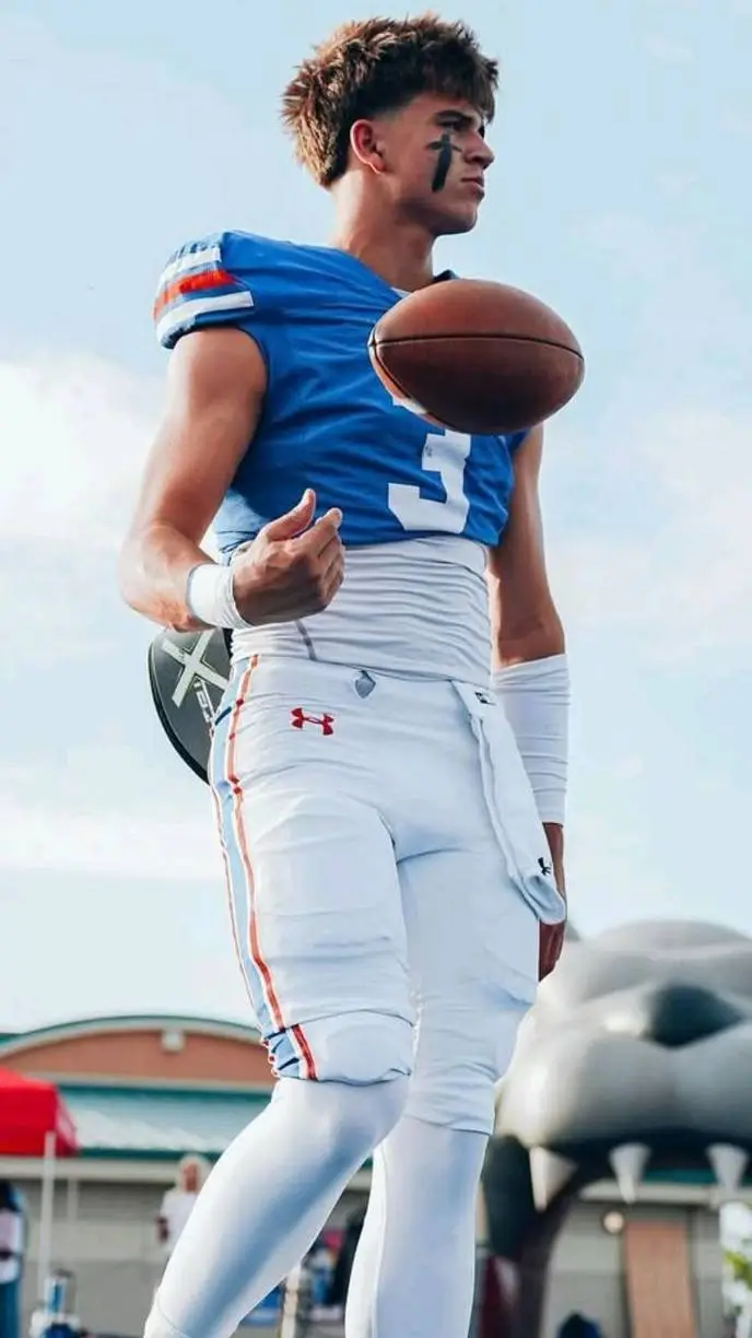 ai character: Ryder Lyons background