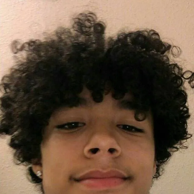 chat with ai character: Tiera