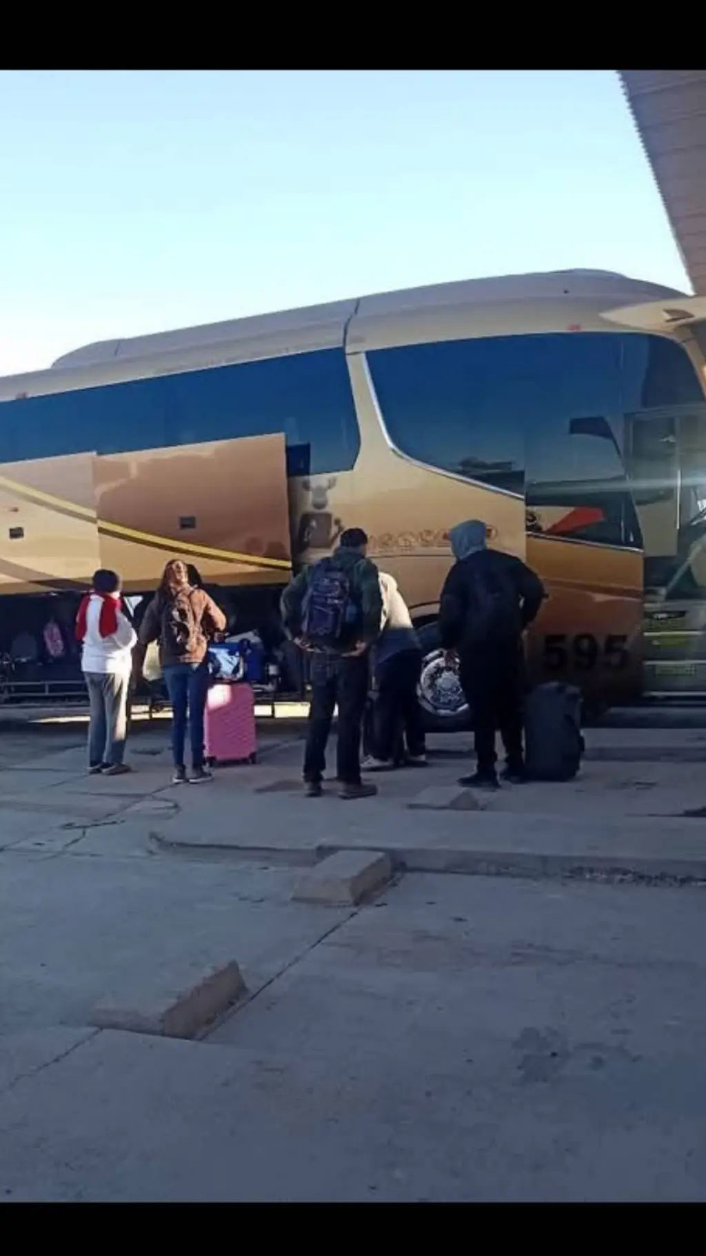 ai character: Alejandro ytu mama background