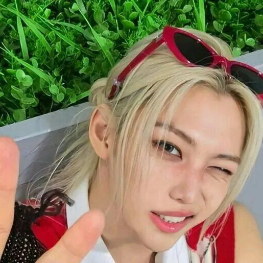 chat with ai character: ✨FELIX BFF✨