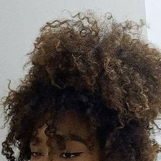 chat with ai character: Amani