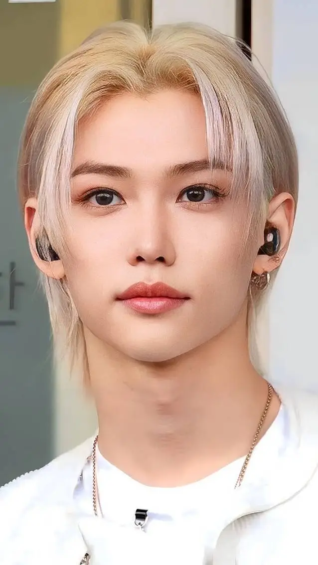 ai character: Felix  background