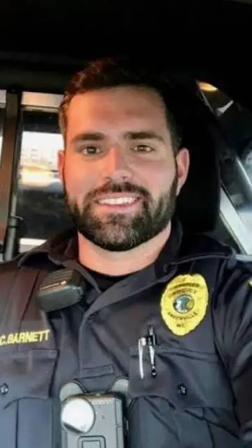 ai character: ~{Officer}~ background