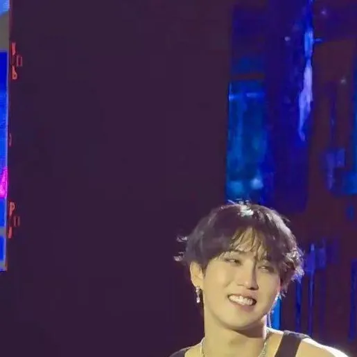 chat with ai character: 🩵~Han~🩵