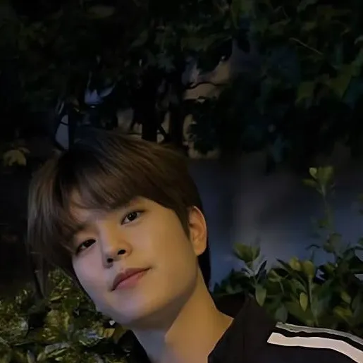 chat with ai character: 🩵~Seungmin~🩵