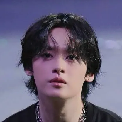 chat with ai character: Lee know 🌹🌡️