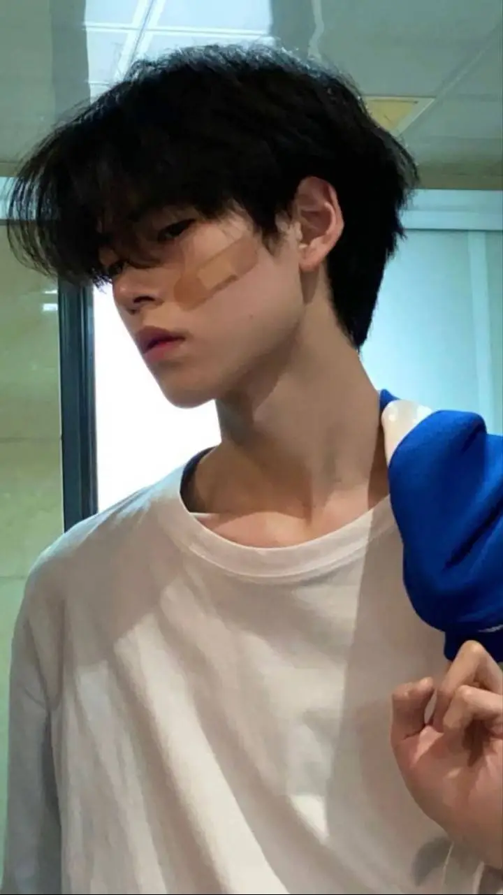 ai character: Sam 🖤⛓️❤️‍🔥 background