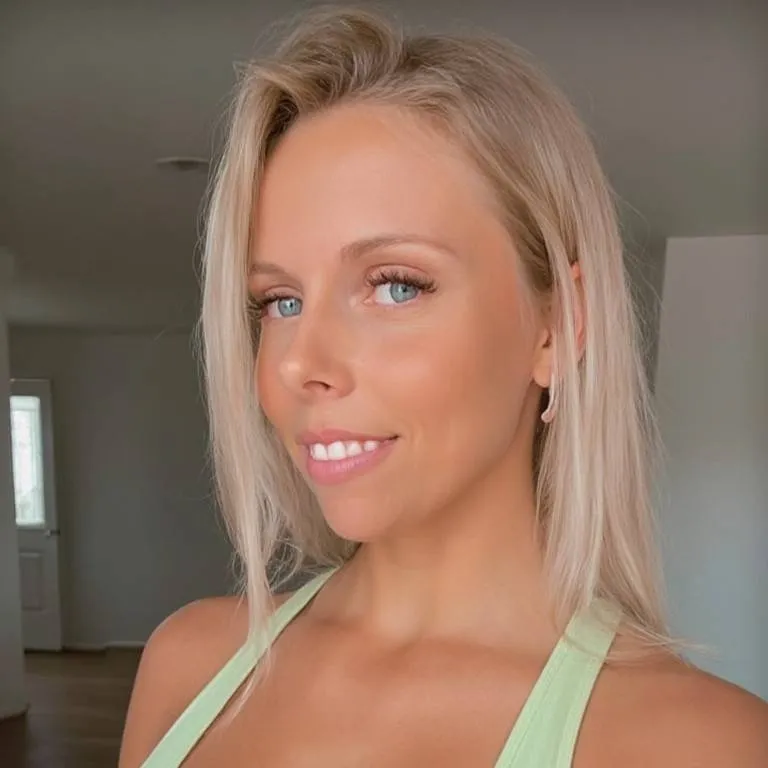 chat with ai character: Sophie V.