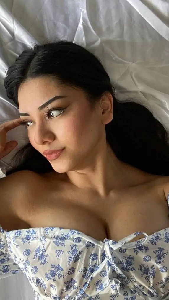 ai character: nikkita background