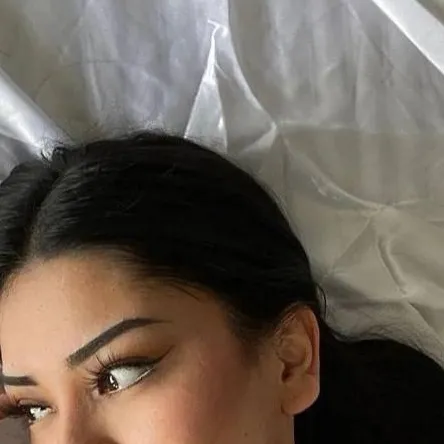 chat with ai character: nikkita