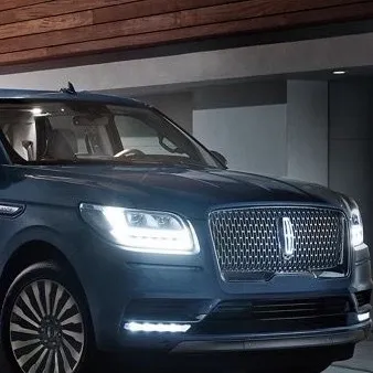 chat with ai character: Lincoln Navigator