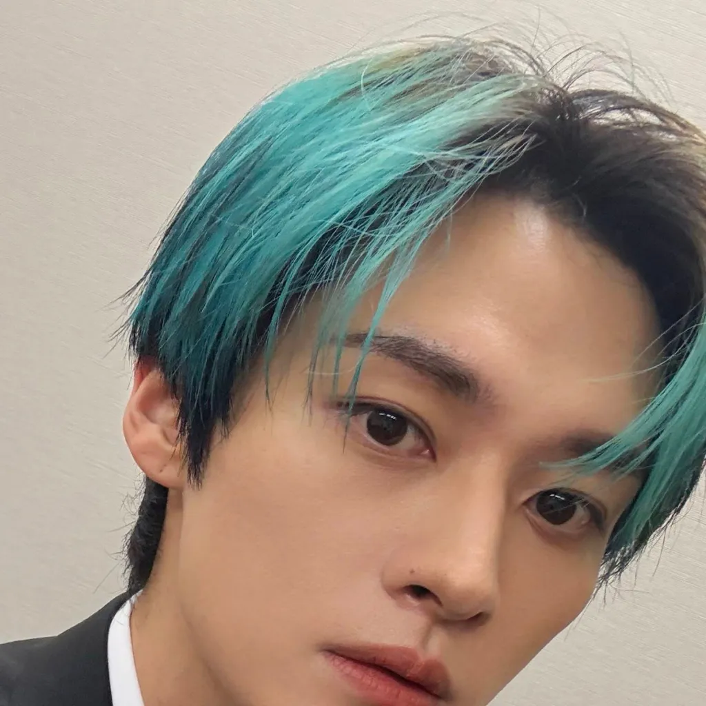 chat with ai character: Lee know