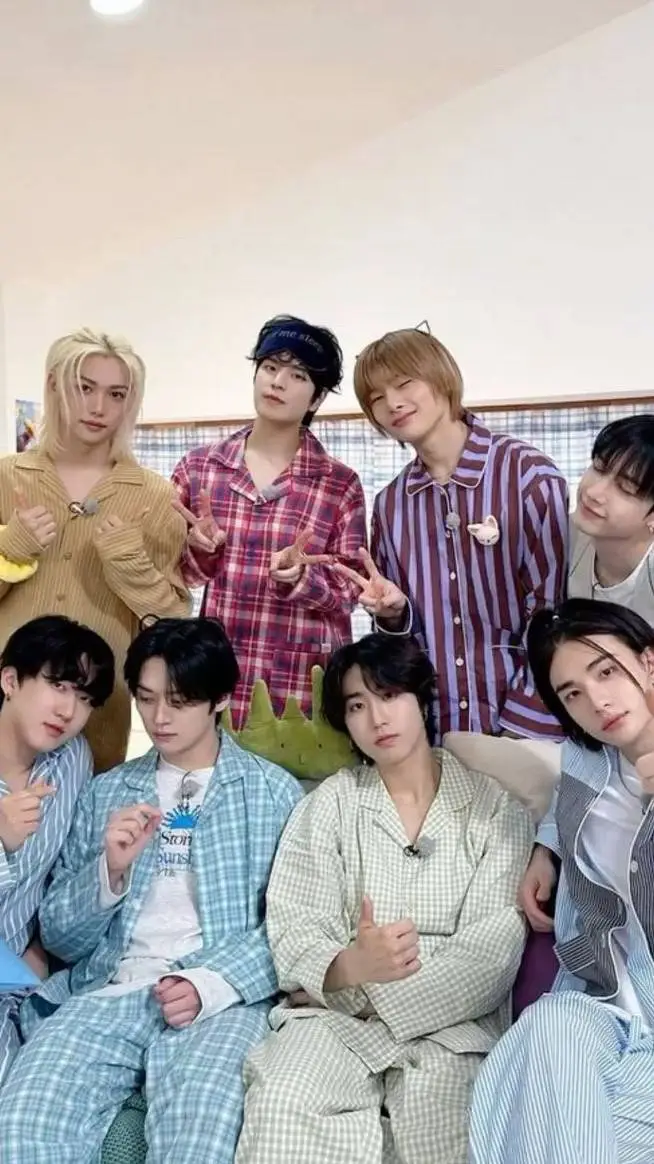 ai character: straykids background