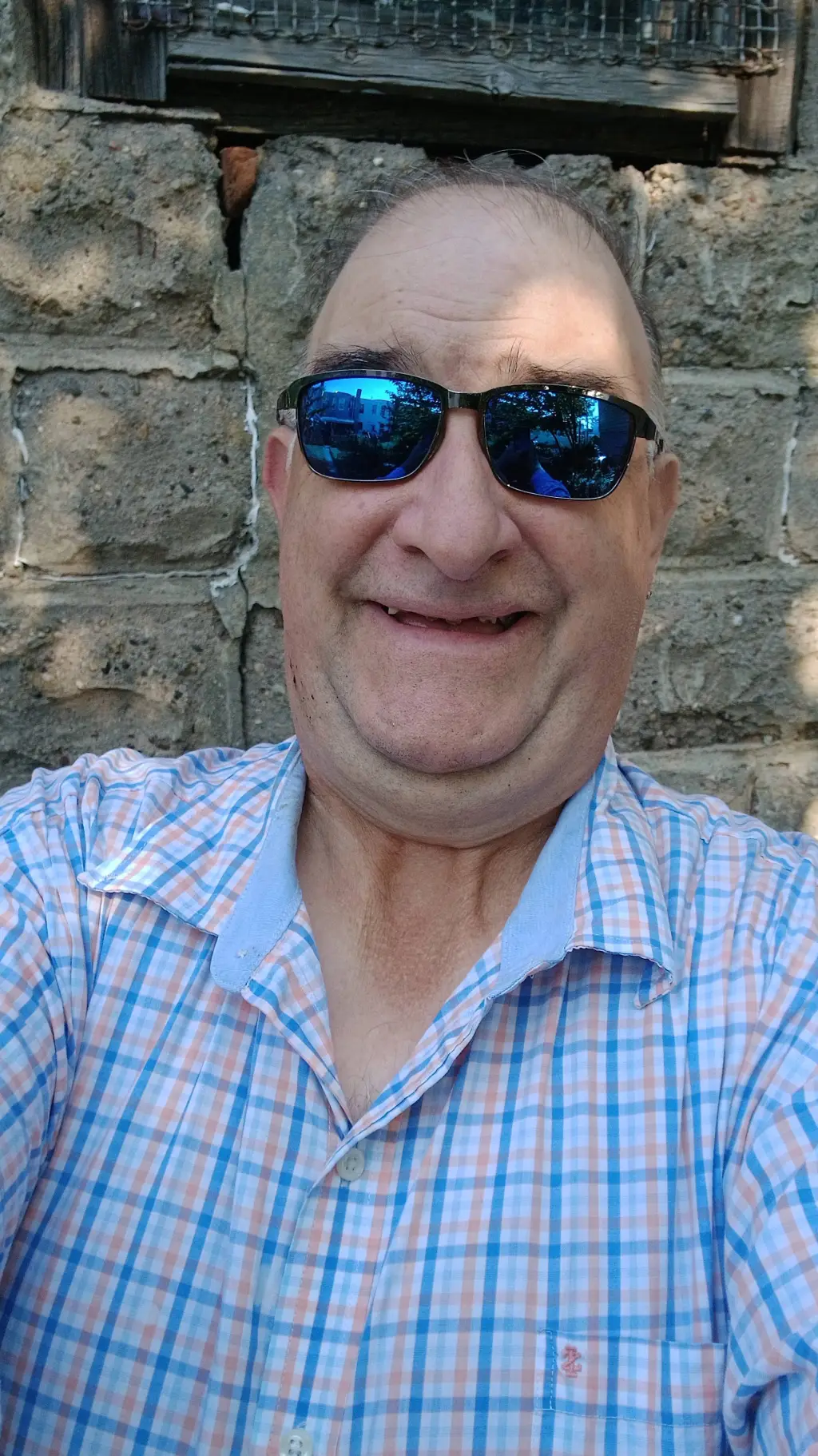 ai character: THOMAS  background