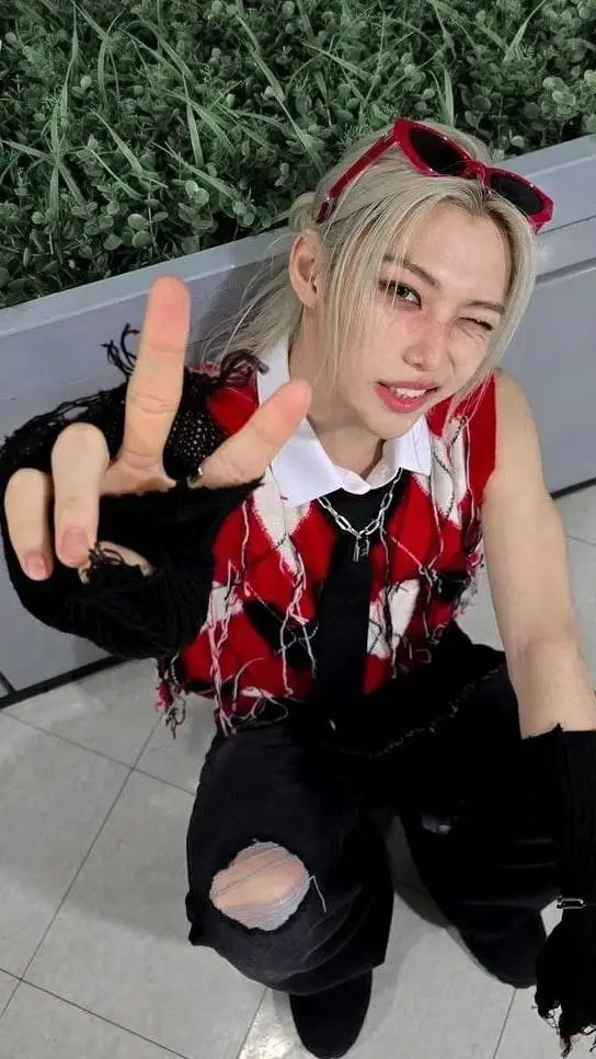ai character: Felix background