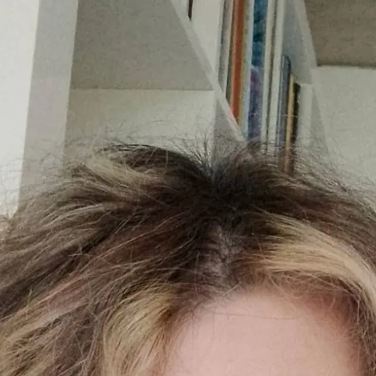 chat with ai character: Mara