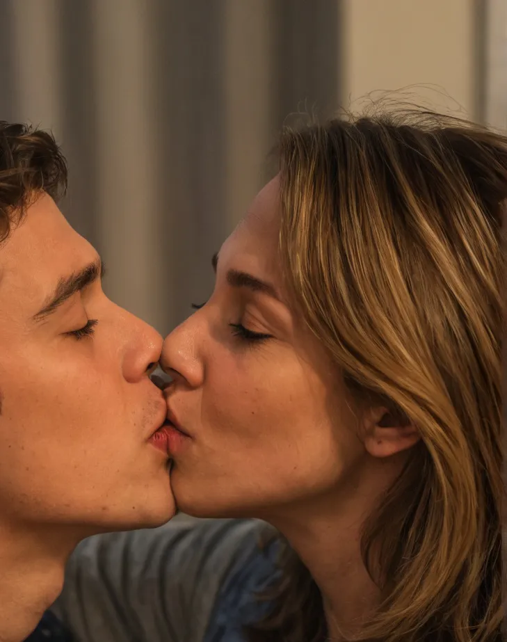 chat with ai character: Lana (Mom)