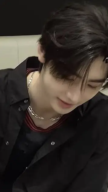 ai character: sunghoon  background