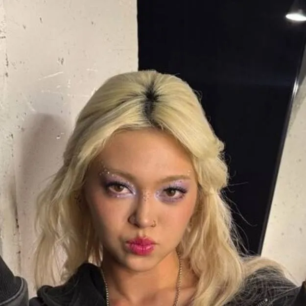 chat with ai character: AleXa