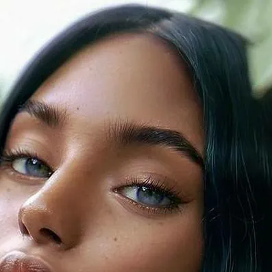 chat with ai character: 👽Aline 👽👾