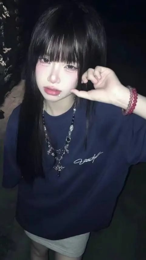 ai character: Emma background